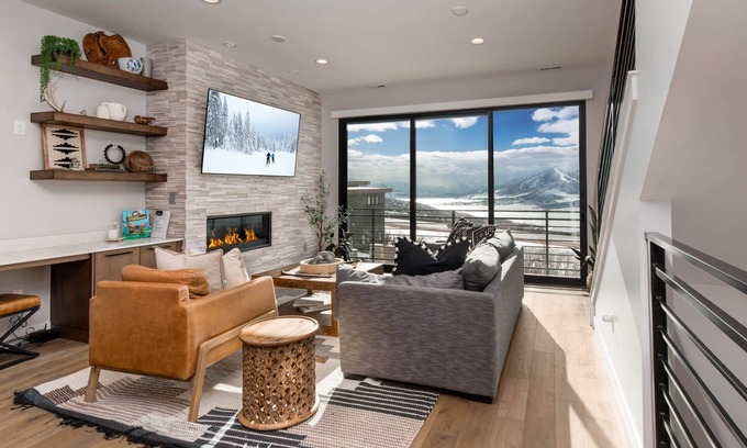 Hideout Casa | Moose Management's Klaim 807: Luxury & Tranquility in Park City