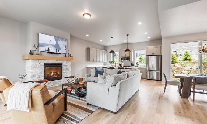 Deer Mountain Casa | Moose Mgmt at Deer Springs 12754: Dogs Welcome-Pvt Hot Tub-Lake & Mountain Views