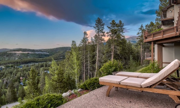 Warrior's Mark West Casa | Moose on the Loose: Private Hot Tub, Mountain Views, Quick Ski Access