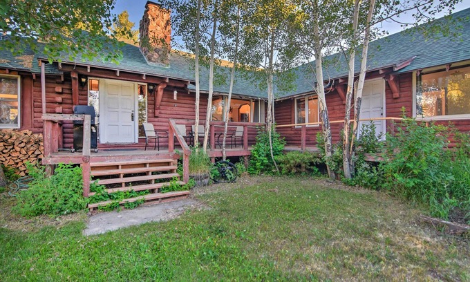 Walden Cabina | 'Moose Park Lodge' Charming Walden Retreat!