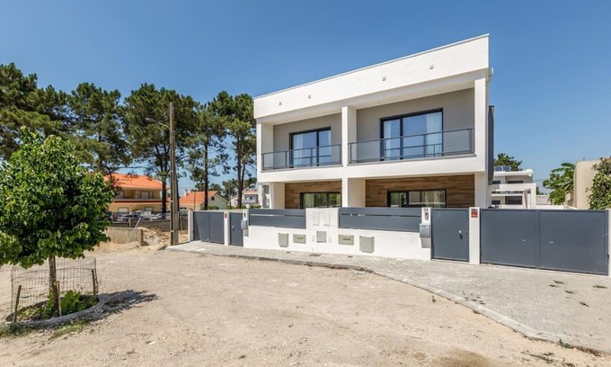 Seixal Apartamento | Moradia familiar v4 com piscina