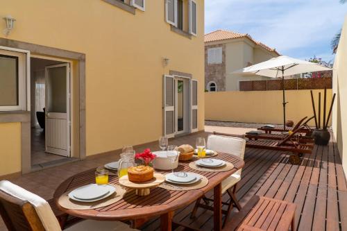 Vila Baleira Casa | Moradia Felicidade Rocha PXO by An Island Apart
