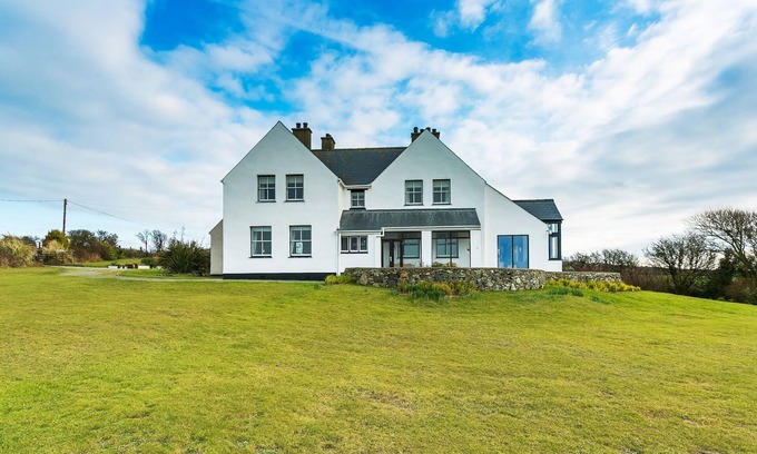 Llanfaethlu Cabaña | Moranedd - sleeps 10 guests in 5 bedrooms