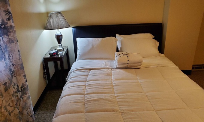 Johnstown Casa | Morden 2-bedroom townhome with WiFi and AC in fabulous Johnstown