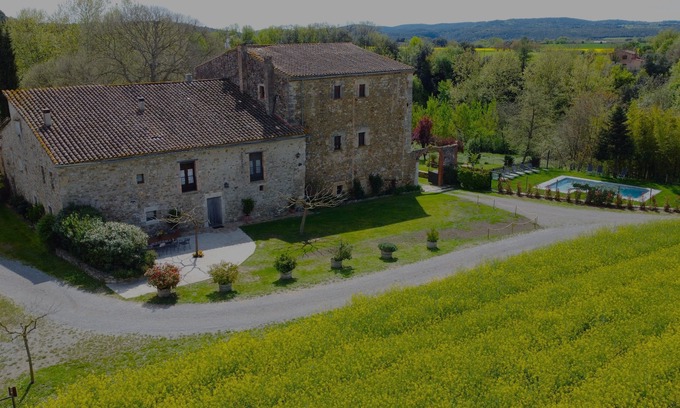 Maia de Montcal Cabaña | Mas Riera ESPECTACULAR MASÍA cerca de Besalú para 13 personas
