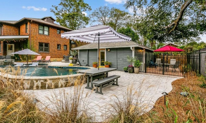 South Pensacola Casa | Moreno Street Loft