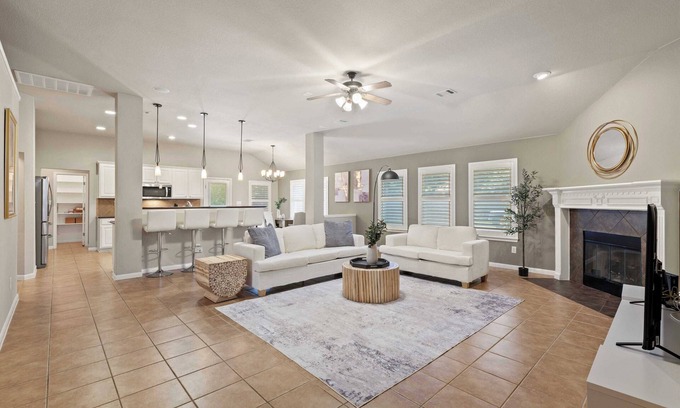 Cedar Park Casa | Morgan Creek Elegance - Stylish 3BR Home in Austin’s Premier Neighborhood #42141