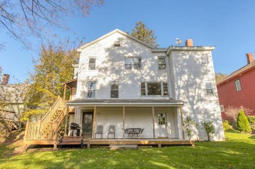 Housatonic Apartamento | Morgan's Millhouse (Front)