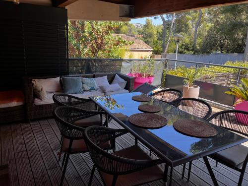 Les Baumettes Apartamento | Morgiou Sormiou Marseille T4 climatisé familial - 3 Chambres - Terrasse bois - jardin privatif - Calanques à pied - Plages & Vélodrome à 10 min - Idéal Familles & Randonneurs & Grimpeurs - Escalade à 5 min - Marseille Sud