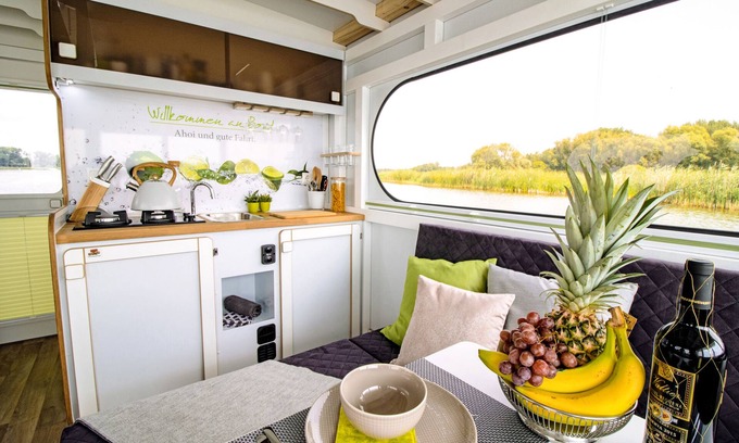 Schmoeckwitz Casa | Moritz - a holiday home very close to the water - with a lakeside terrace