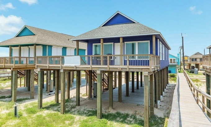 Freeport Casa | Morning Glory - Beachfront - Pet & Family Friendly