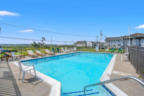 Chincoteague Casa | Morning Memories - Pet friendly, shared pool & dock!
