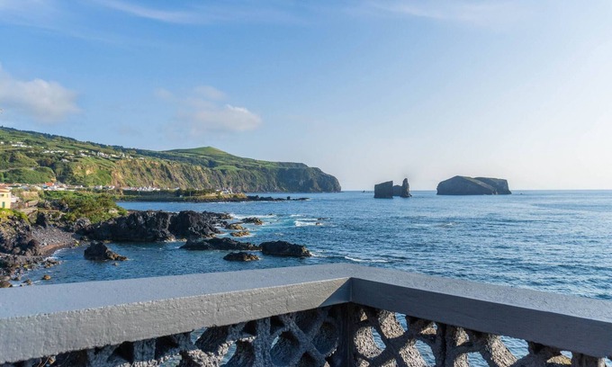 Ponta Delgada Casa | Mosteiros Natural Pool House