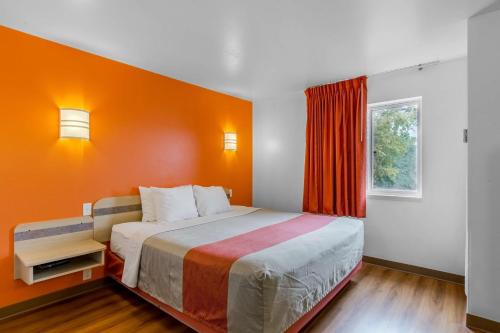 Wisconsin Dells Hotel | Motel 6-Baraboo, WI - Lake Delton-Wisconsin Dells