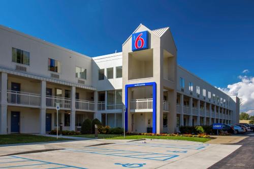 Williamsville Hotel | Motel 6-Buffalo, NY - Airport - Williamsville