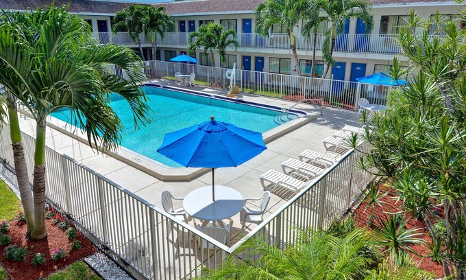 Dania Beach Hotel | Motel 6 Dania Beach