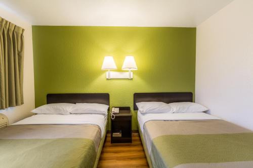 Green Bay Hotel | Motel 6-Green Bay, WI