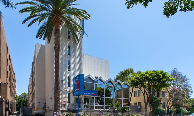 Hollywood Hotel | Motel 6 Hollywood