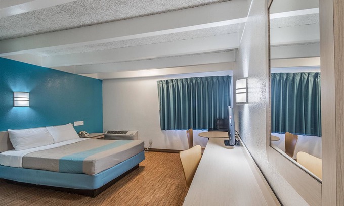 Kokomo Hotel | Motel 6 Kokomo, IN