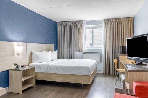 Niagara Falls Hotel | Motel 6 Niagara Falls, ON Near the Falls