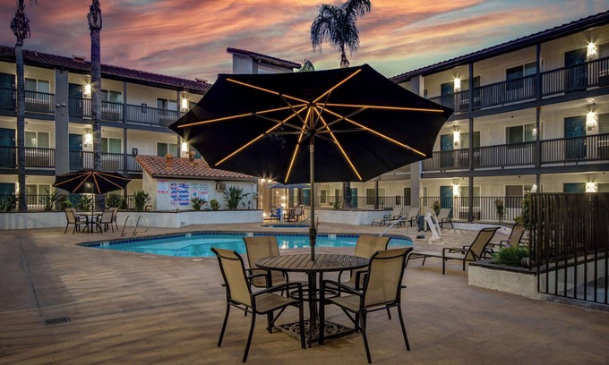 Ontario Hotel | Motel 6 Ontario, CA - Convention Center - Airport