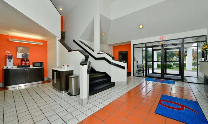 Plano Hotel | Motel 6 Plano, TX - West - Frisco