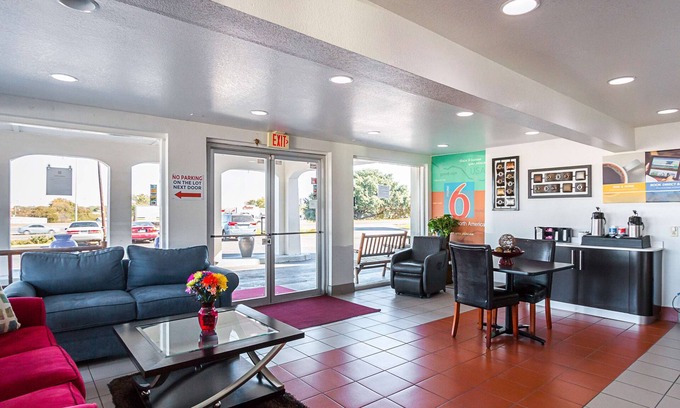 Round Rock Hotel | Motel 6 Round Rock, TX