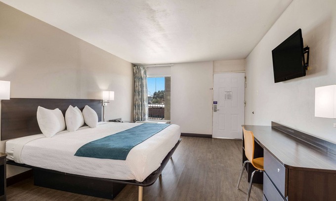 Downtown Tucson Hotel | Motel 6 Tucson, AZ