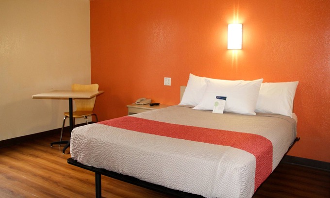 Warwick Hotel | Motel 6 Warwick, RI - Providence Airport - I-95