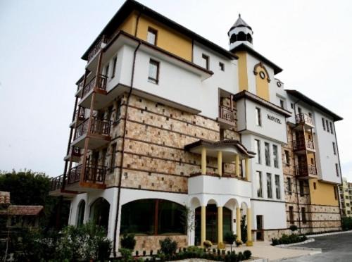 Saints Constantine and Helena Hotel | Motel Hanat