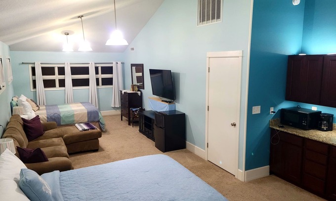 Cal Young Apartamento | ¡Suegra Suite cerca de Autzen / Hayward!
