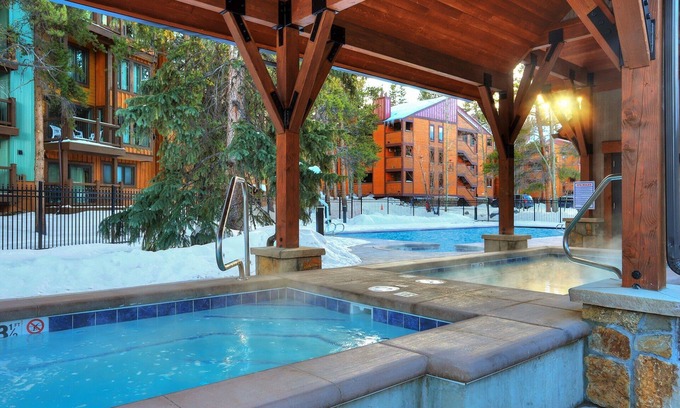 Warrior's Mark Condominio | Motherlode C9 2 Bedroom Condo by RedAwning