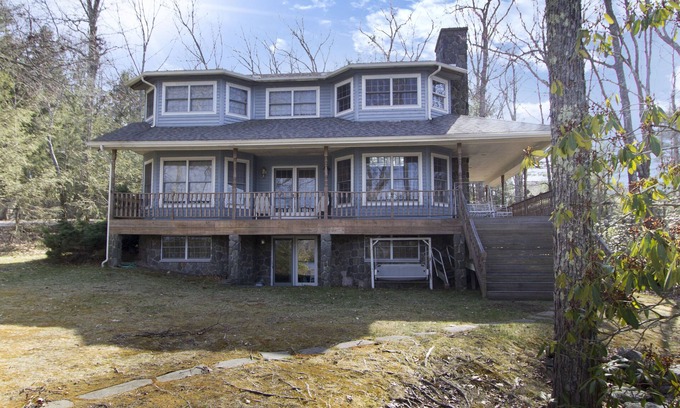 Paupack Casa | Motor-canotaje Fairview Lake Lakefront Home - Capacidad 10