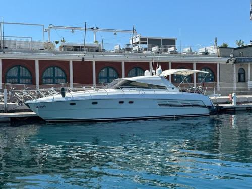 Trieste City Centre Alquiler De Eote | Motor Yacht Raffaelli "Bonita"