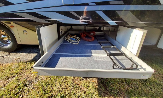 Umatilla Casa | Motorhome - Huge high end 45 ft luxury coach