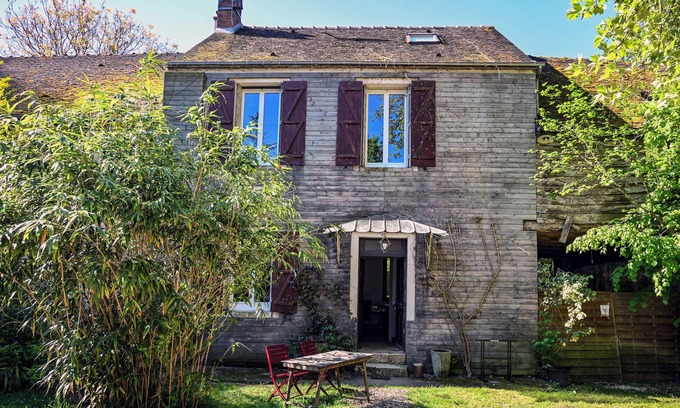 Chateau-Landon Casa | Moulin de Moucheny 200m² by the river, only 100 km from Paris