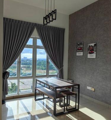 Tebrau Apartamento | Mount Austin Manhattan Homestay. 1-5 Pax/Projector Netflix