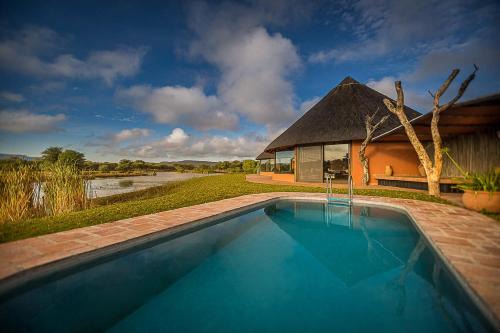 Omaruru Cabina | Mount Etjo Safari Lodge
