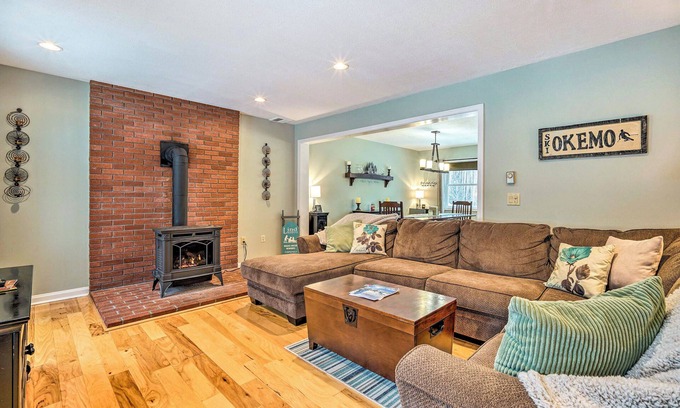 Mount Holly Casa | Mount Holly Vacation Rental w/ Hot Tub!