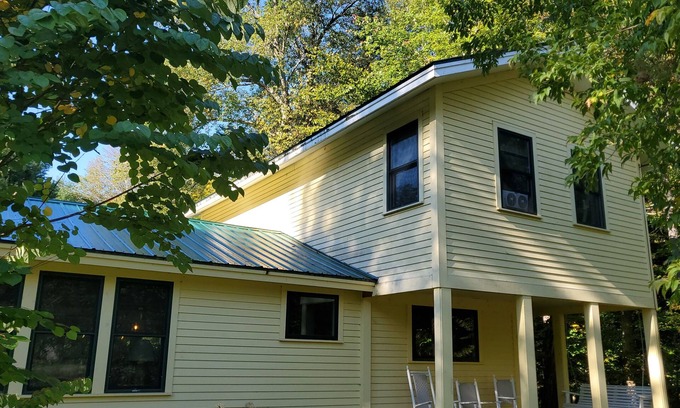 Underhill Center Casa | Mount Mansfield Cottage Cozy 3 Bedroom near Smugglers Notch