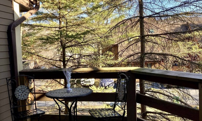 East Stroudsburg Casa | Mount Poconos Getaway Townhouse