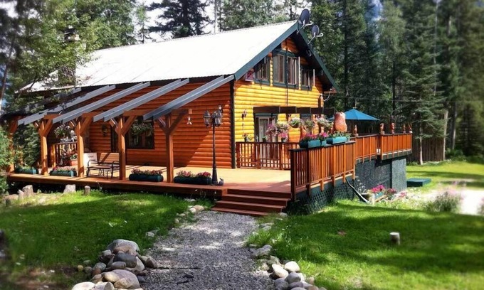 Mount Robson Cabina | Mount Robson Mountain River Lodge
