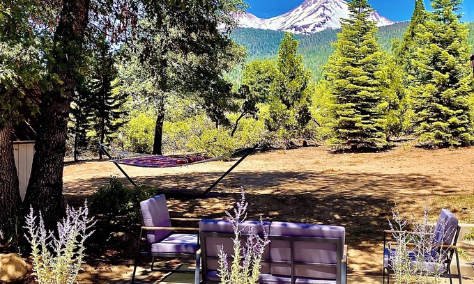 Mount Shasta Apartamento | Mount Shasta is calling - The House of Light