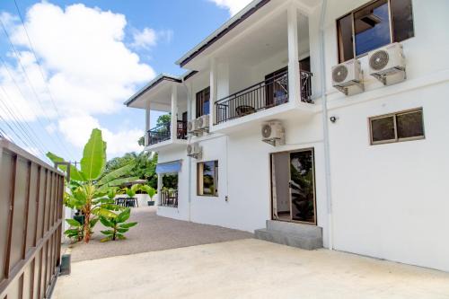 Bel Ombre Apartamento | Mount Simpson 2-Beds Sleeps 4 5 mins to Beach