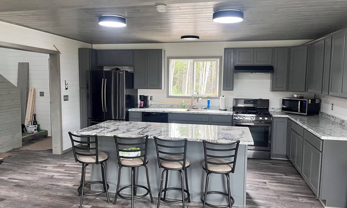 Willow Creek Casa | Mountain View House