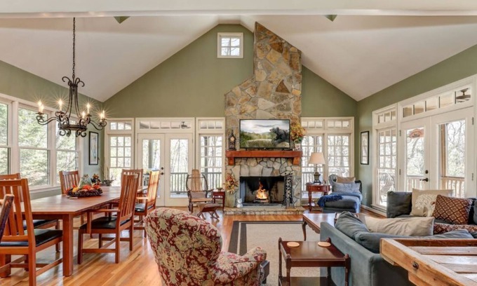 Big Canoe Casa | Mountain Acres Retreat - Relax in Total Seclusion!
