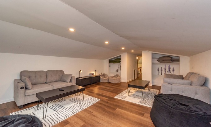 Swanton Casa | New! Ballers' Bungalow: Lake Area, Hot Tub, Fire Pit!