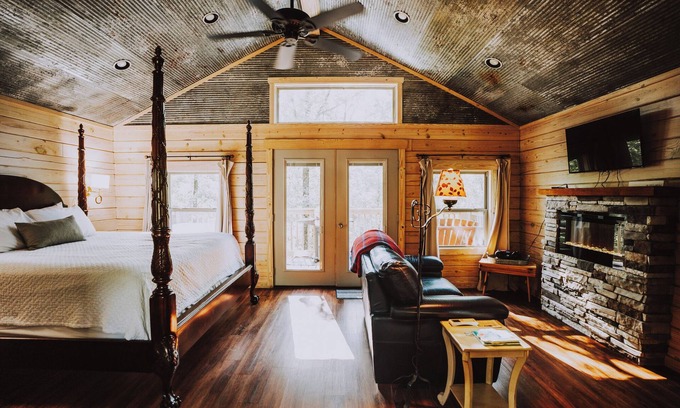 Mid America Cabina | Mountain Air Treehouse - Starlight Haven