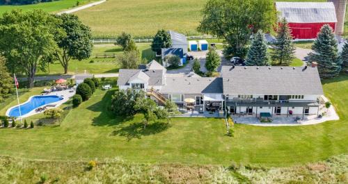 Mulmur Casa | Mountain Ash Country Manor and Spa