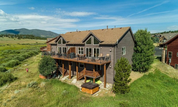 Tabernash Casa | Mountain Bliss | 3 BR Retreat W/Views + Hot Tub